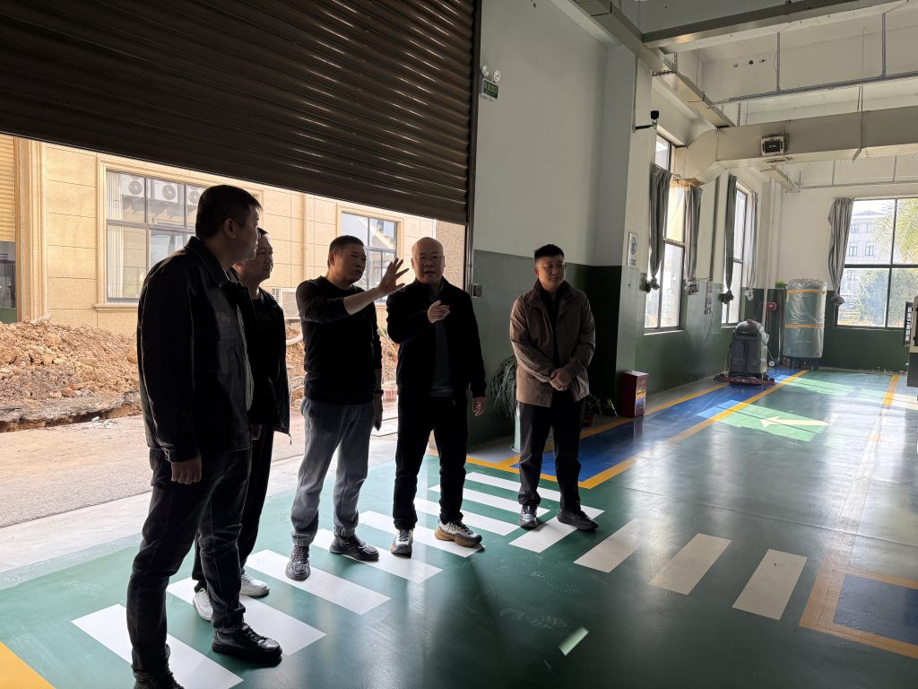 12月11日，广西-东盟经济开发区领导参观公司